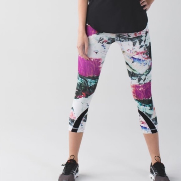Lululemon Run: Inspire Crop II *All Full-On Luxtreme
Pigment Wave Multi / Black - Picture 4 of 15
